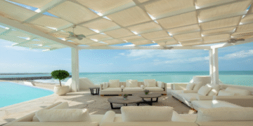 Anantara Santorini Abu Dhabi Retreat: A Luxurious Slice of Greece in the Desert